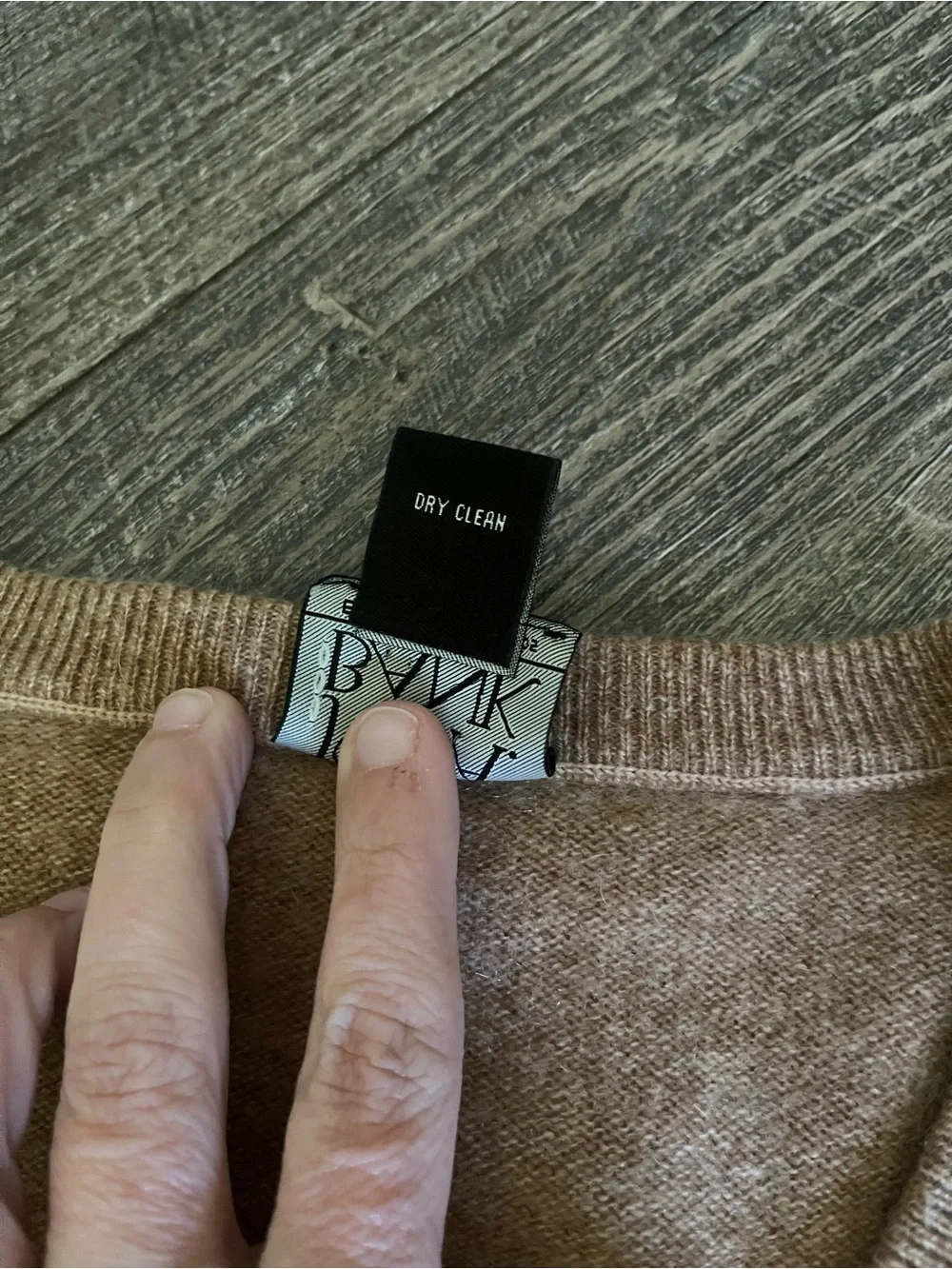 Jos. A. Bank Men's 100 % Cashmere V-Neck Sweater in Brown